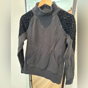Lululemon Sweatshirt, Size Medium, Black